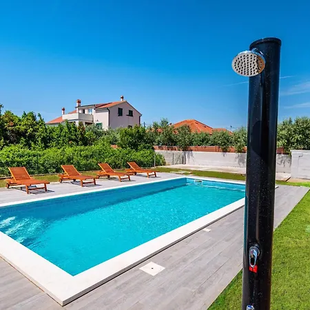2 With Swimming Pool Nikola