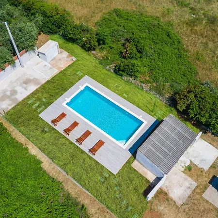 2 With Swimming Pool Nikola Apartman Nin